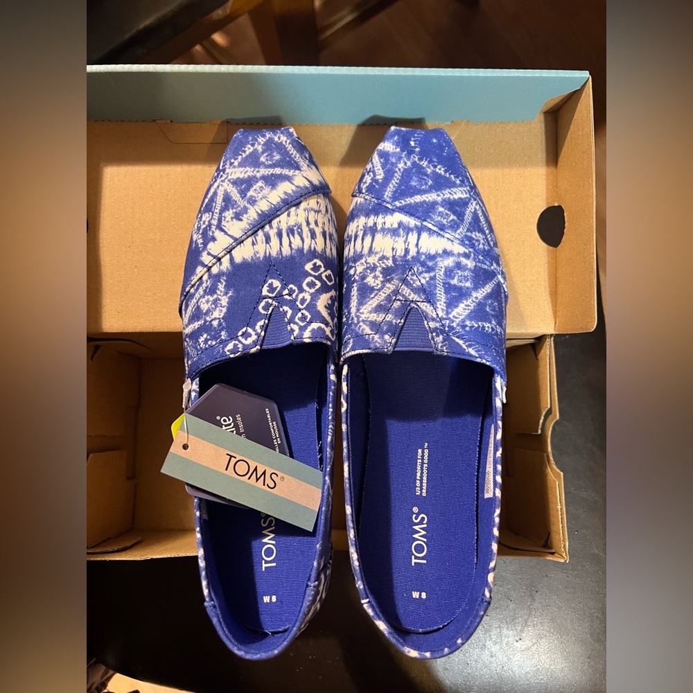 TOMS Ultramarine Patchwork Batik Slip-Ons size 8, NWT, NIB